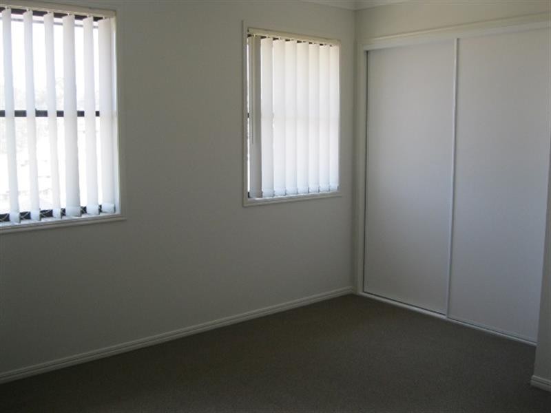 31 Barwell St, Brassall QLD 4305