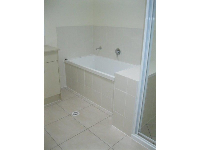 1/3 Belle  Ct, Redbank QLD 4301
