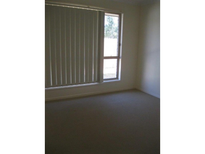 1/3 Belle  Ct, Redbank QLD 4301