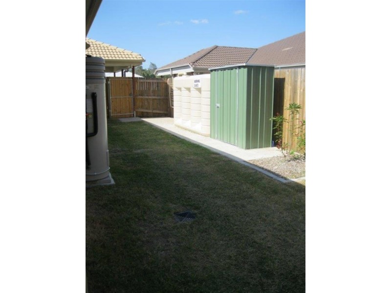 1/3 Belle  Ct, Redbank QLD 4301