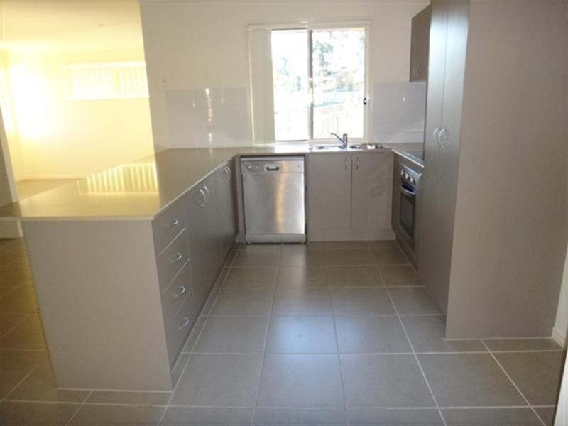 35 Barwell St, Brassall QLD 4305