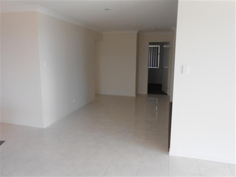 18 Finley  St, Gleneagle QLD 4285