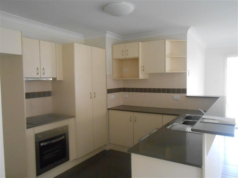 8 Jonic Dr, Goodna QLD 4300