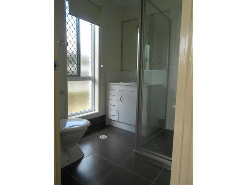 8 Jonic Dr, Goodna QLD 4300
