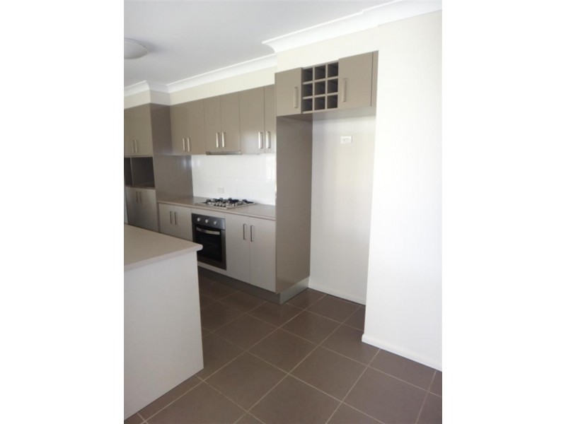 2 Nixon Dr, North Booval QLD 4304