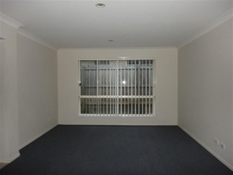 22 Dornoch Cres, Raceview QLD 4305