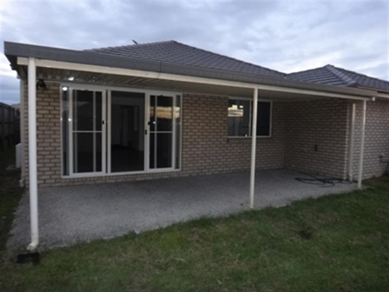 22 Dornoch Cres, Raceview QLD 4305