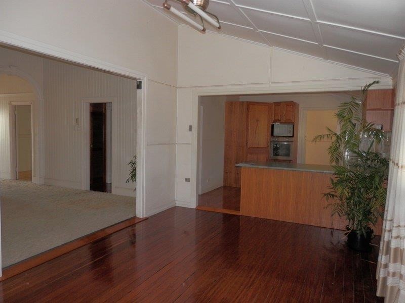 16 Railway  St, East Ipswich QLD 4305