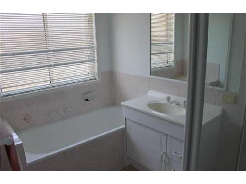 16  Battersby St, One Mile QLD 4305