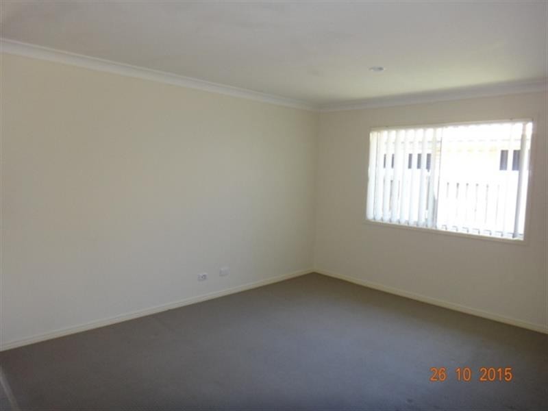 48 Moonlight Dr, Brassall QLD 4305