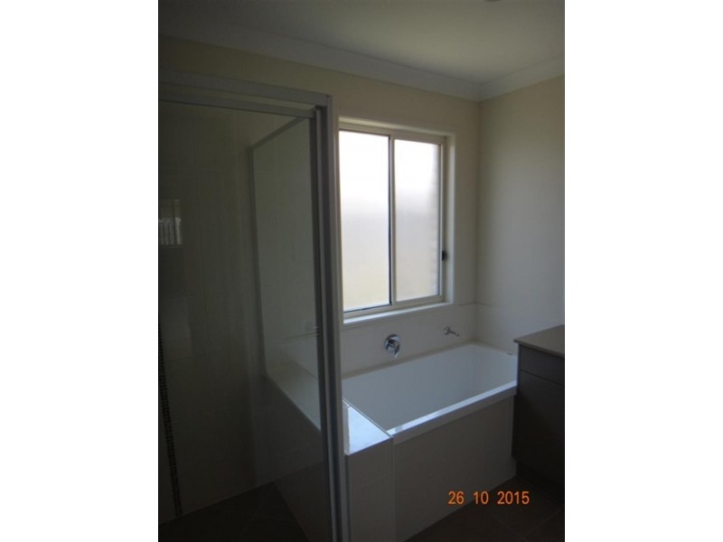 48 Moonlight Dr, Brassall QLD 4305