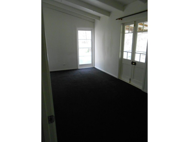 35 Wybalena  Rd, Pine Mountain QLD 4306