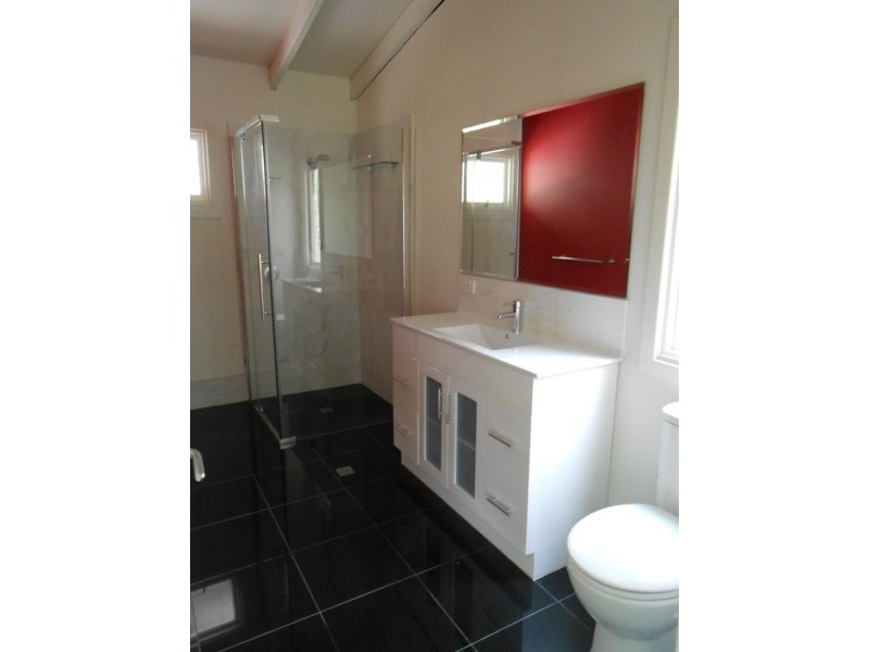 35 Wybalena  Rd, Pine Mountain QLD 4306