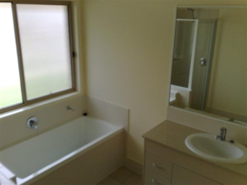 38 Atlantic Dr, Brassall QLD 4305