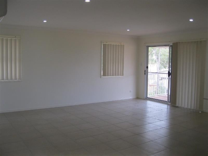 25 Friendship Pl, Brassall QLD 4305