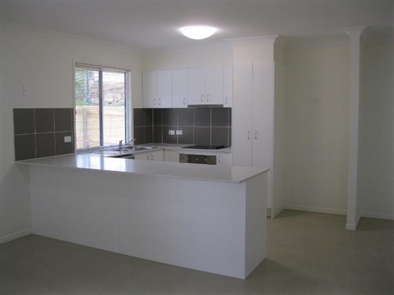 25 Friendship Pl, Brassall QLD 4305