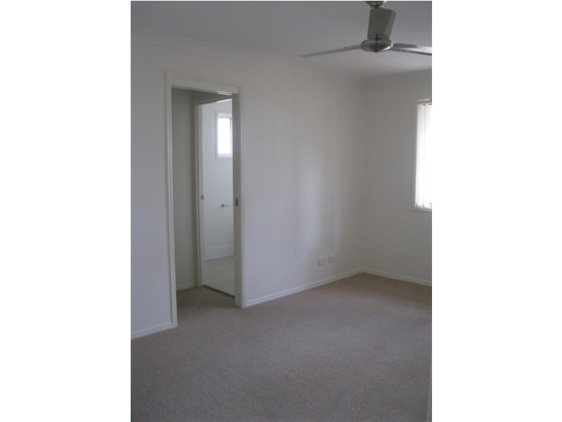 25 Friendship Pl, Brassall QLD 4305