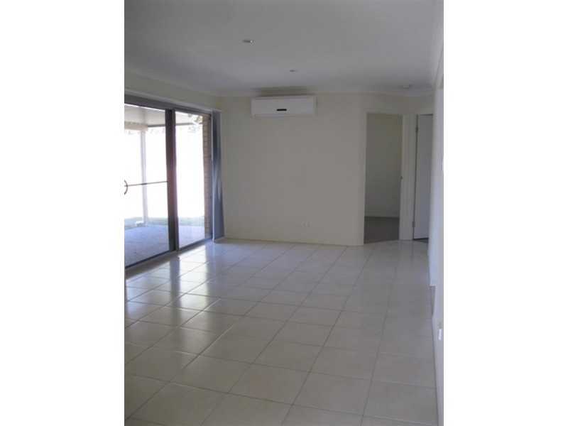 10 Atlantic Dr, Brassall QLD 4305