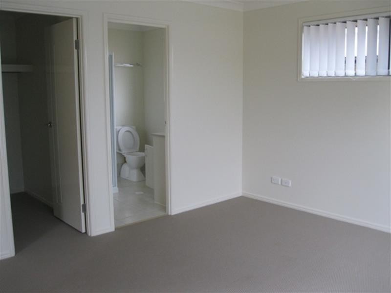 10 Atlantic Dr, Brassall QLD 4305