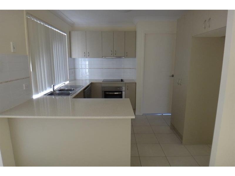 14 Aramac St, Brassall QLD 4305