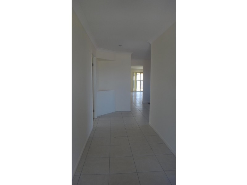 19 Borrowdale Ct, Brassall QLD 4305