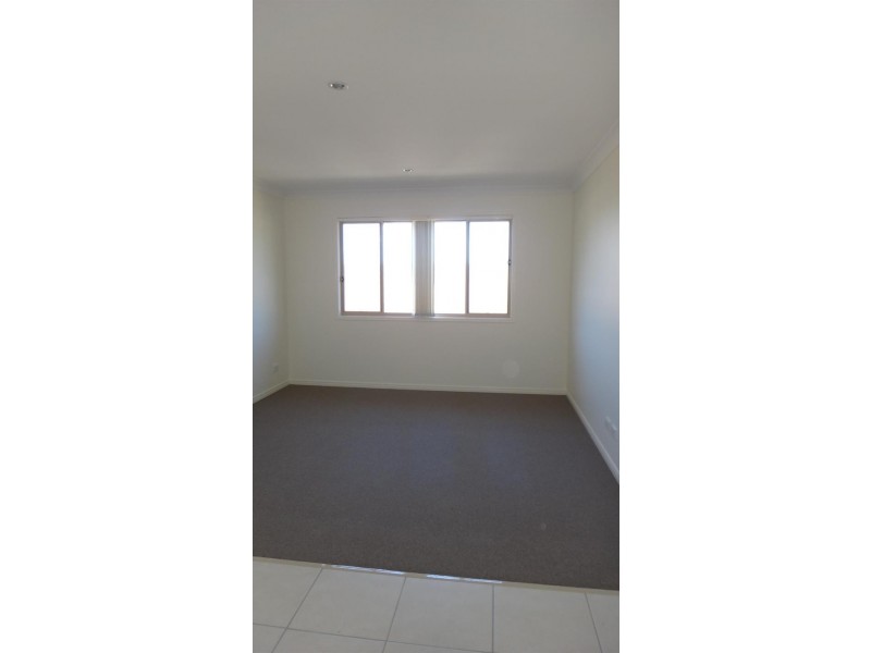 19 Borrowdale Ct, Brassall QLD 4305