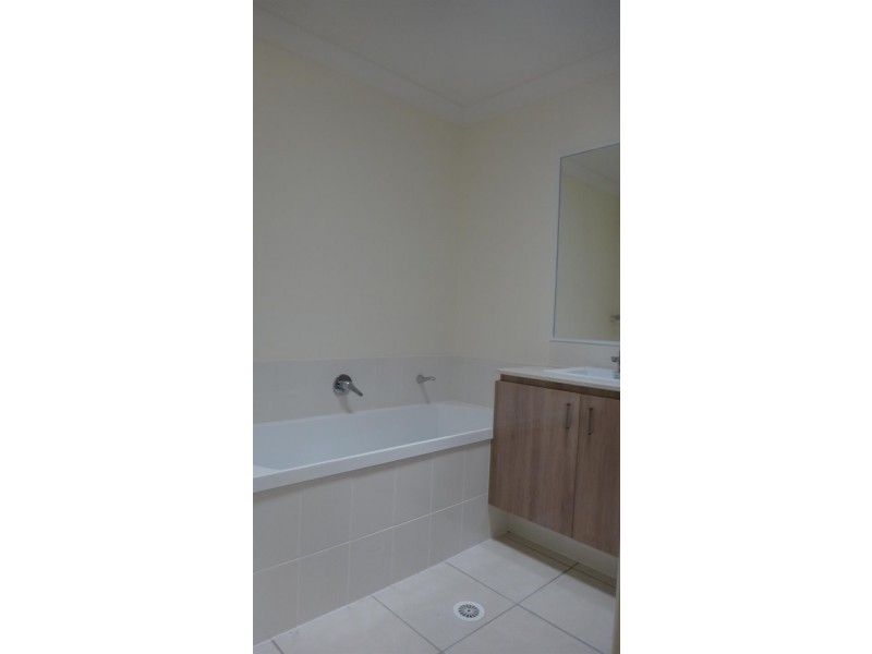 19 Borrowdale Ct, Brassall QLD 4305
