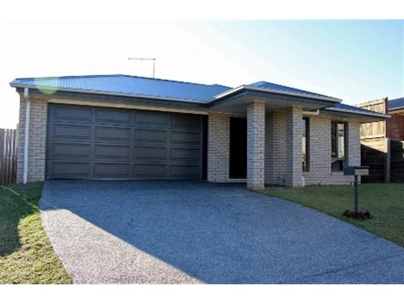 8 Boronia St, Deebing Heights QLD 4306