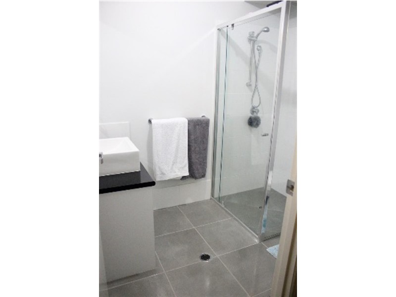 8 Boronia St, Deebing Heights QLD 4306