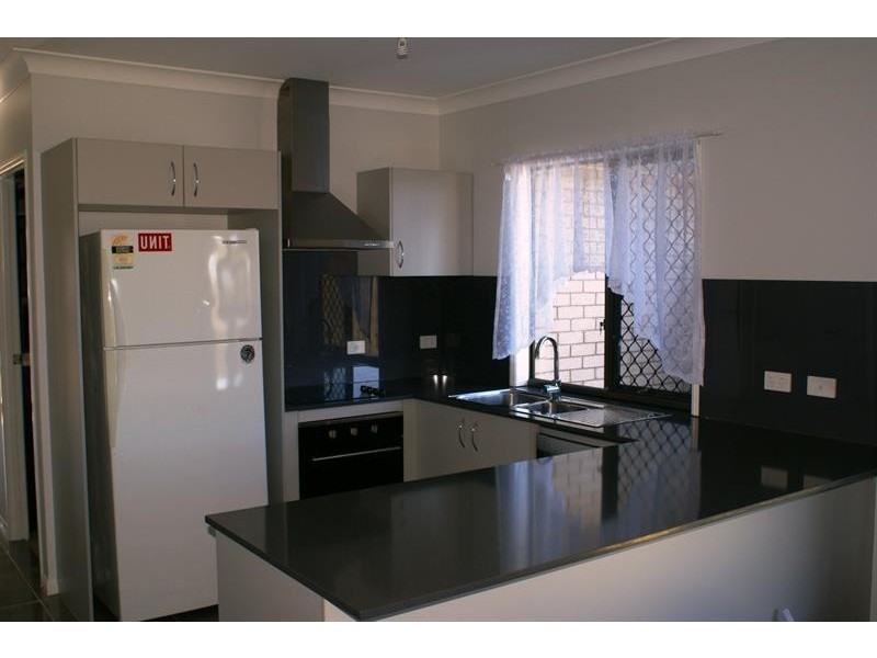 8 Boronia St, Deebing Heights QLD 4306