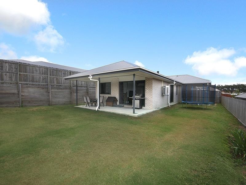 8 Boronia St, Deebing Heights QLD 4306