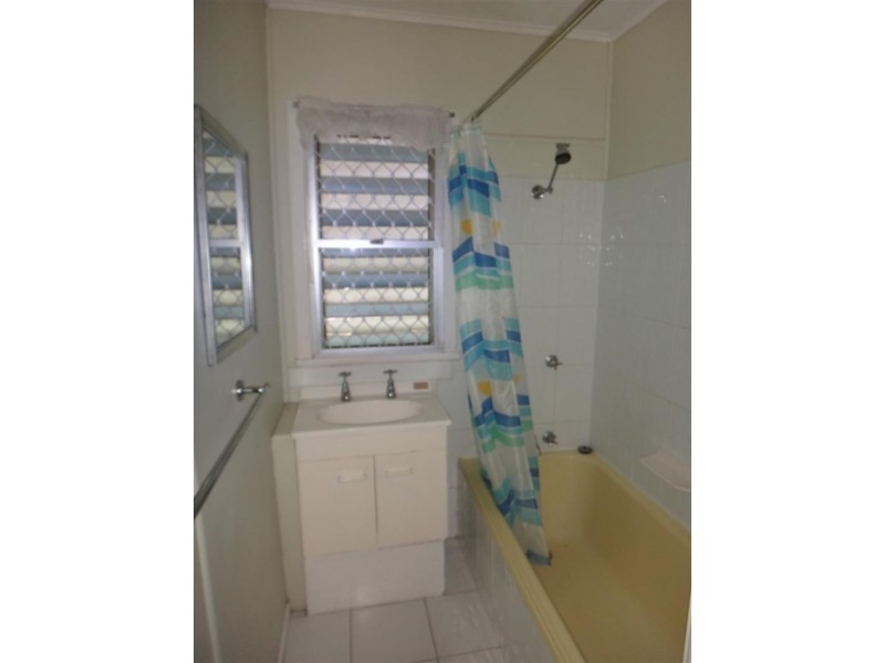 57 Gladstone Rd, Sadliers Crossing QLD 4305