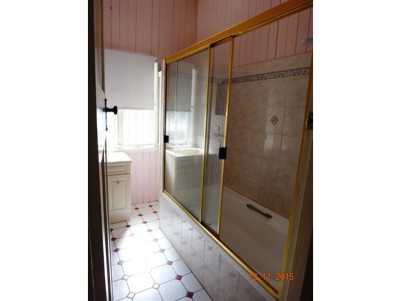 70 Pine Mountain  Rd, North Ipswich QLD 4305