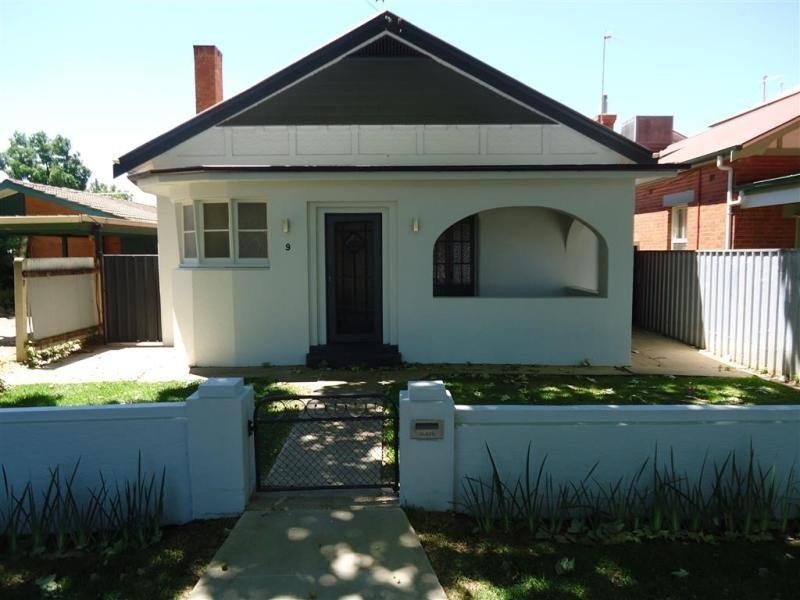 9 Fox St, Wagga Wagga NSW 2650