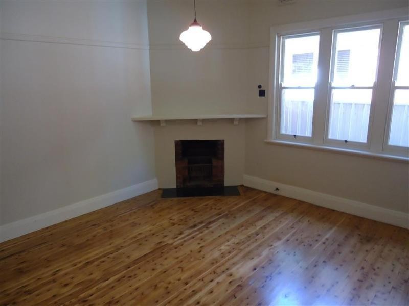 9 Fox St, Wagga Wagga NSW 2650