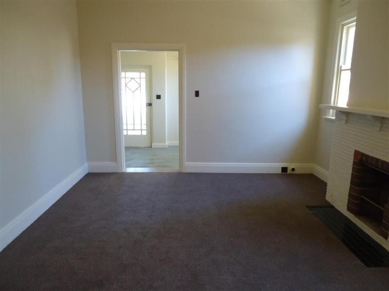 9 Fox St, Wagga Wagga NSW 2650