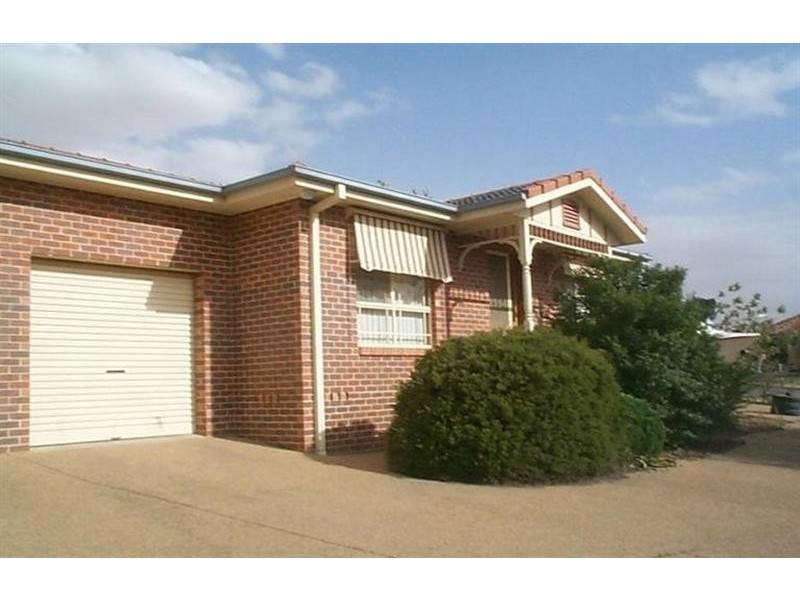 2/1 Randall St, Wagga Wagga NSW 2650