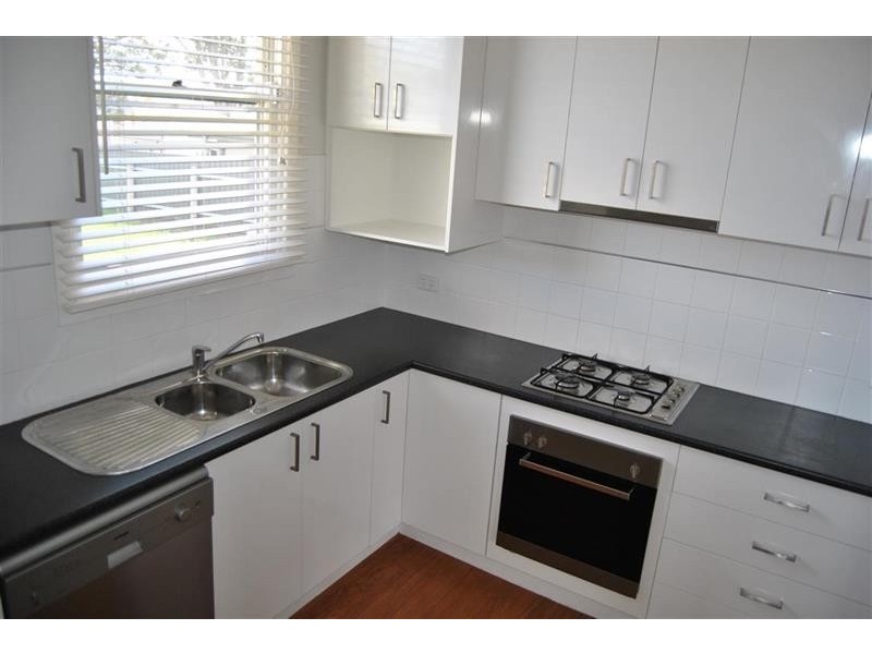 4 Fernleigh Rd, Wagga Wagga NSW 2650