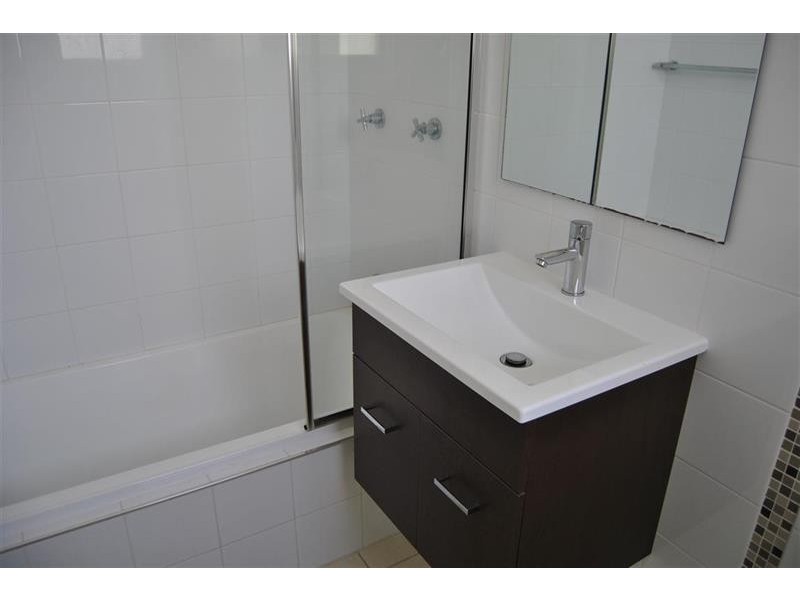 4 Fernleigh Rd, Wagga Wagga NSW 2650