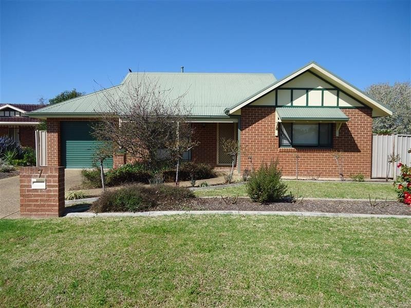 7 Liberty Pl, Wagga Wagga NSW 2650