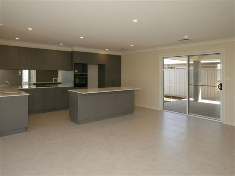 1/4 Apprentice Ave, Wagga Wagga NSW 2650