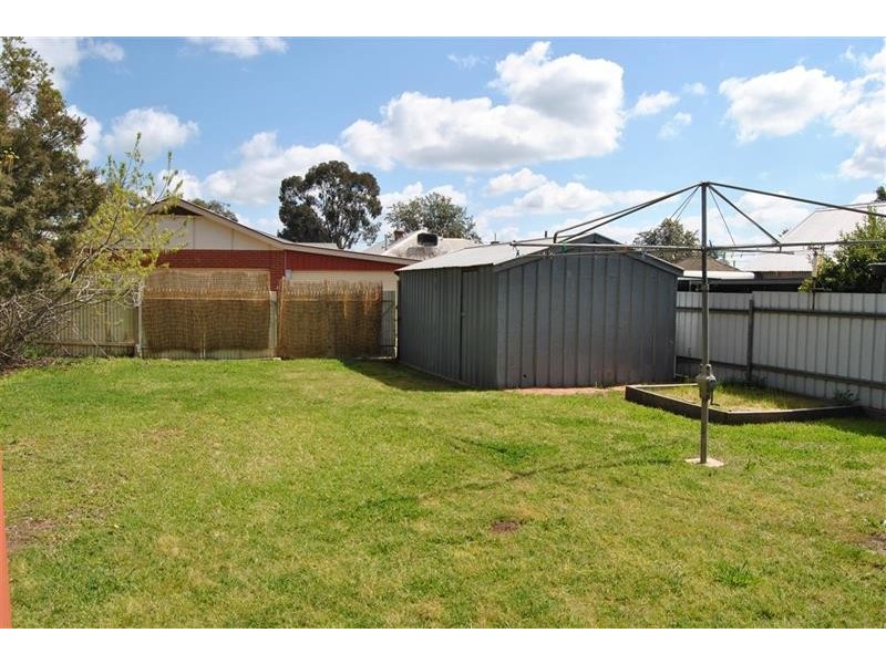 28 Kildare Ave, Wagga Wagga NSW 2650