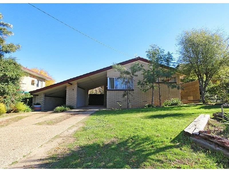 8 Kennedy Ave, Wagga Wagga NSW 2650