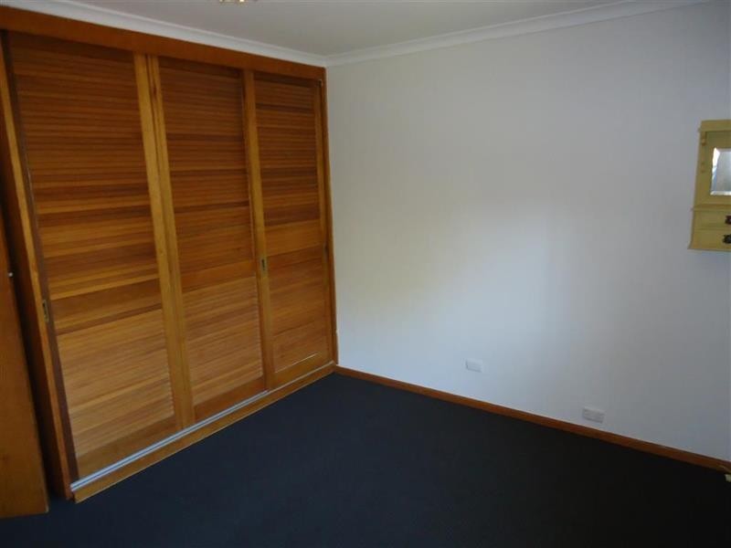 8 Kennedy Ave, Wagga Wagga NSW 2650