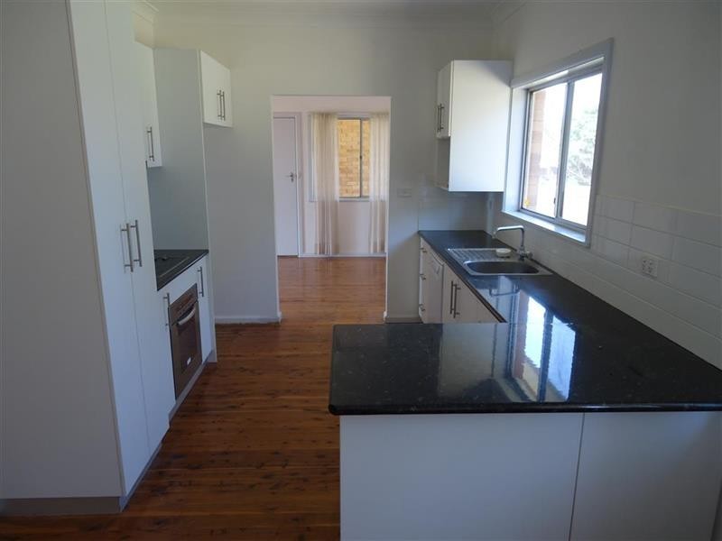 7 Henschke Ave, San Isidore NSW 2650