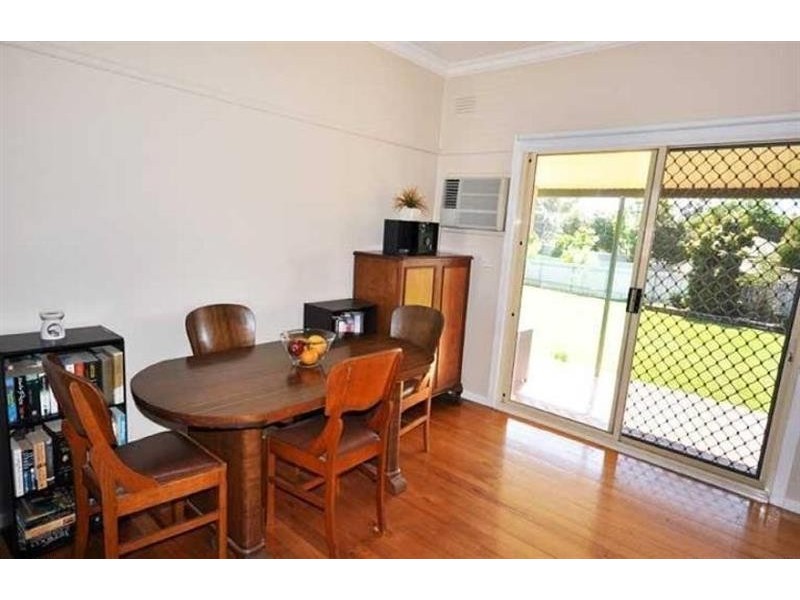 6 Gowrie Pde, Wagga Wagga NSW 2650