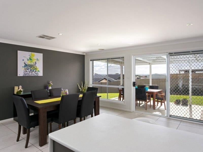 76 Kaloona Dr, Wagga Wagga NSW 2650
