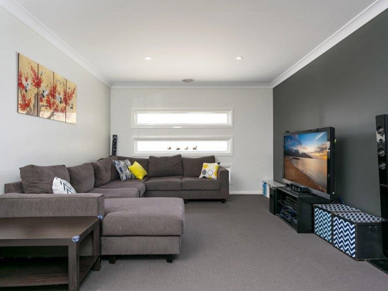 76 Kaloona Dr, Wagga Wagga NSW 2650