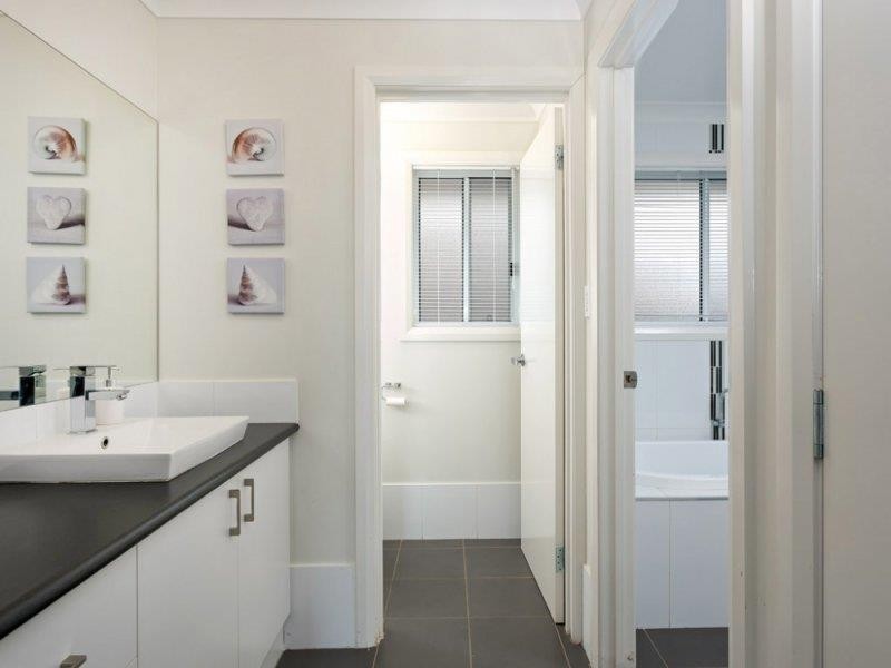 76 Kaloona Dr, Wagga Wagga NSW 2650