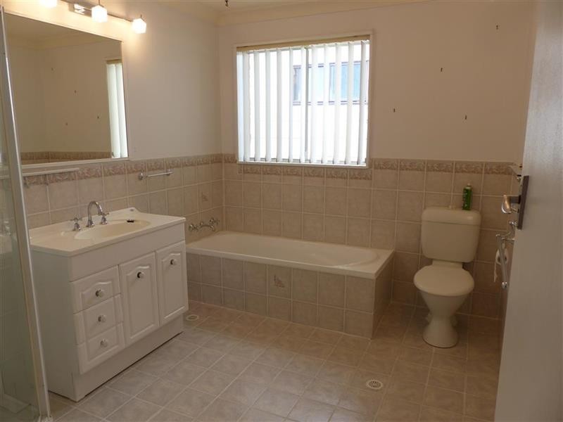 37 Myuna St, Dalmeny NSW 2546